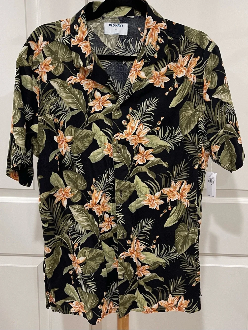 Old Navy Men's Black Tropical Floral Short-Sleeve Shirt